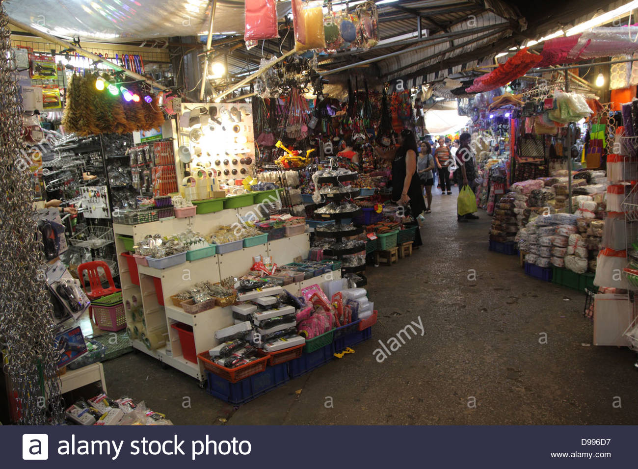 tool-shop-in-chatuchak-weekend-market-bangkok-thailand-D996D7
