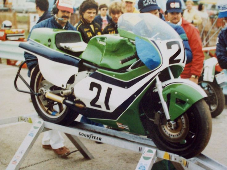 8e527284ffee7df4c6f8892d9d5b81c8--moto-racing-america